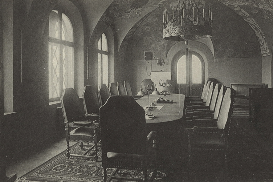 Зал заседаний учетного комитета. Фото: <nobr>М. Дмитриев</nobr>, 1913 год. Из&nbsp;фондов ЦАНО