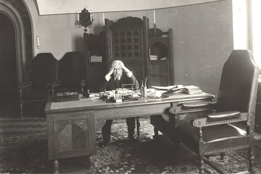 <nobr>Н.П. Полянский</nobr> в&nbsp;рабочем кабинете. Фото: <nobr>М. Дмитриев</nobr>, 1913 год. Из&nbsp;фондов ЦАНО