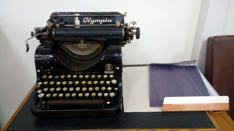 Пишущая машинка Olympia 8